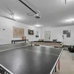Luxury Hot Tub Game Room And More