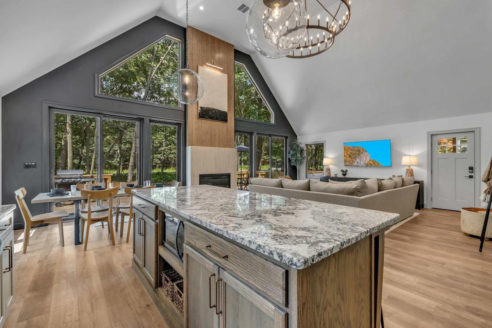 Chalet Luxury Hot Tub Game And Albrightsville