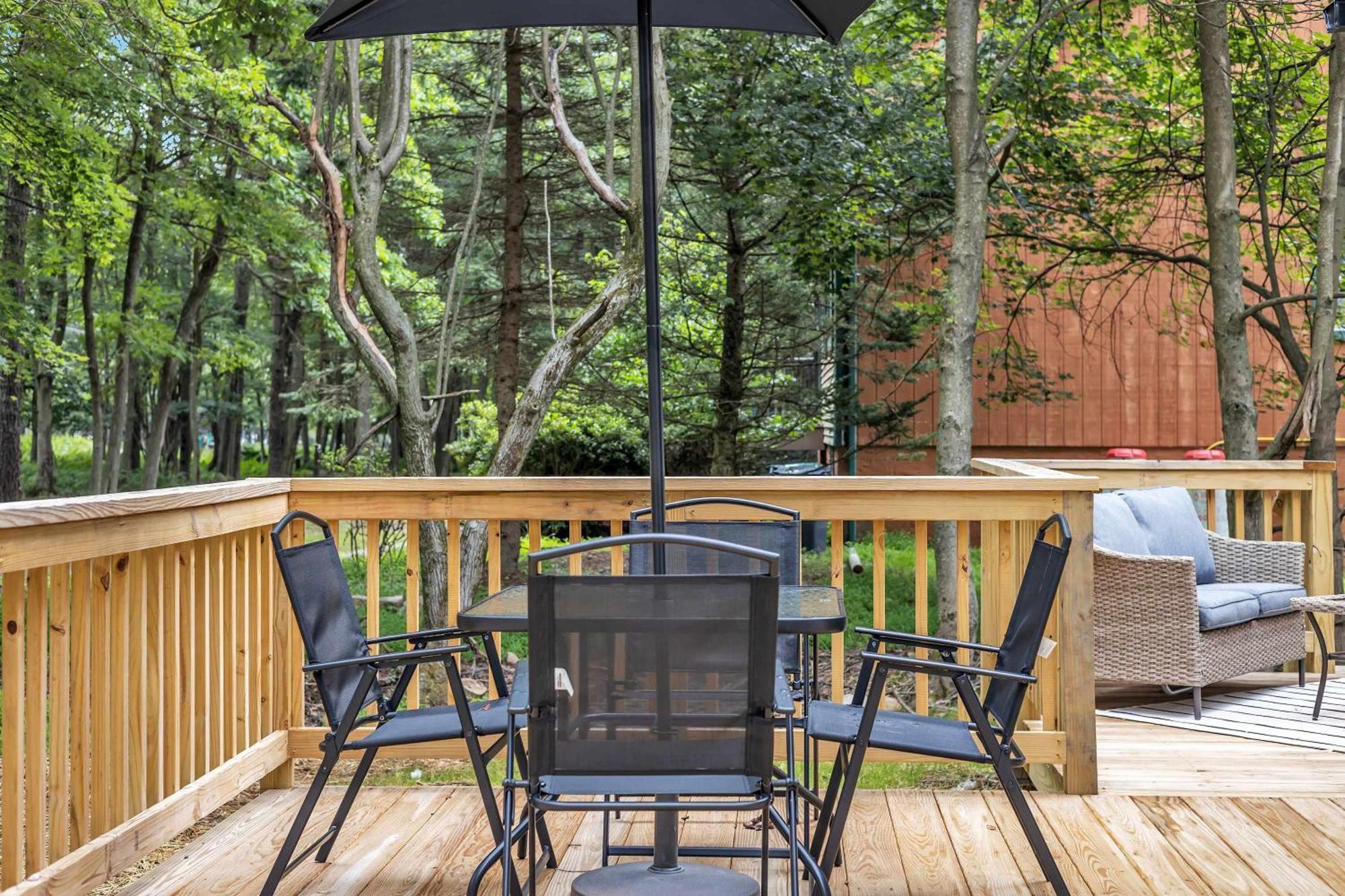 Chalet Luxury Hot Tub Game And Albrightsville